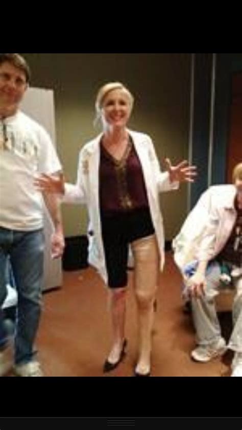 does jessica capshaw have both legs|Jessica Capshaw Didn’t Wear Her Prosthetic Leg on ‘Grey